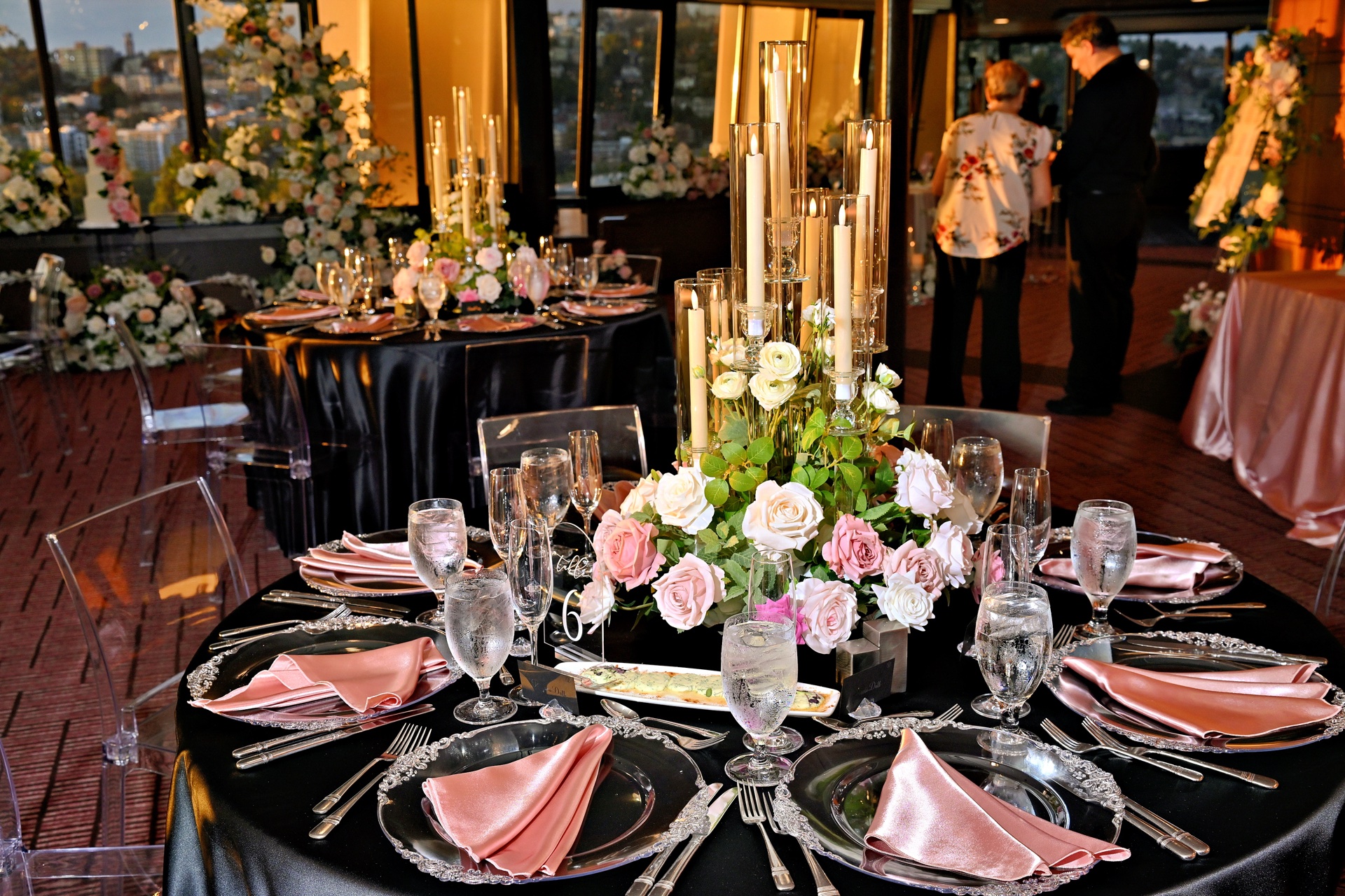 A'Laisa in Wonderland background